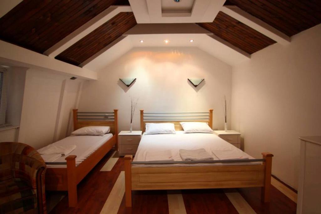 Lira Inn Ниш Номер фото