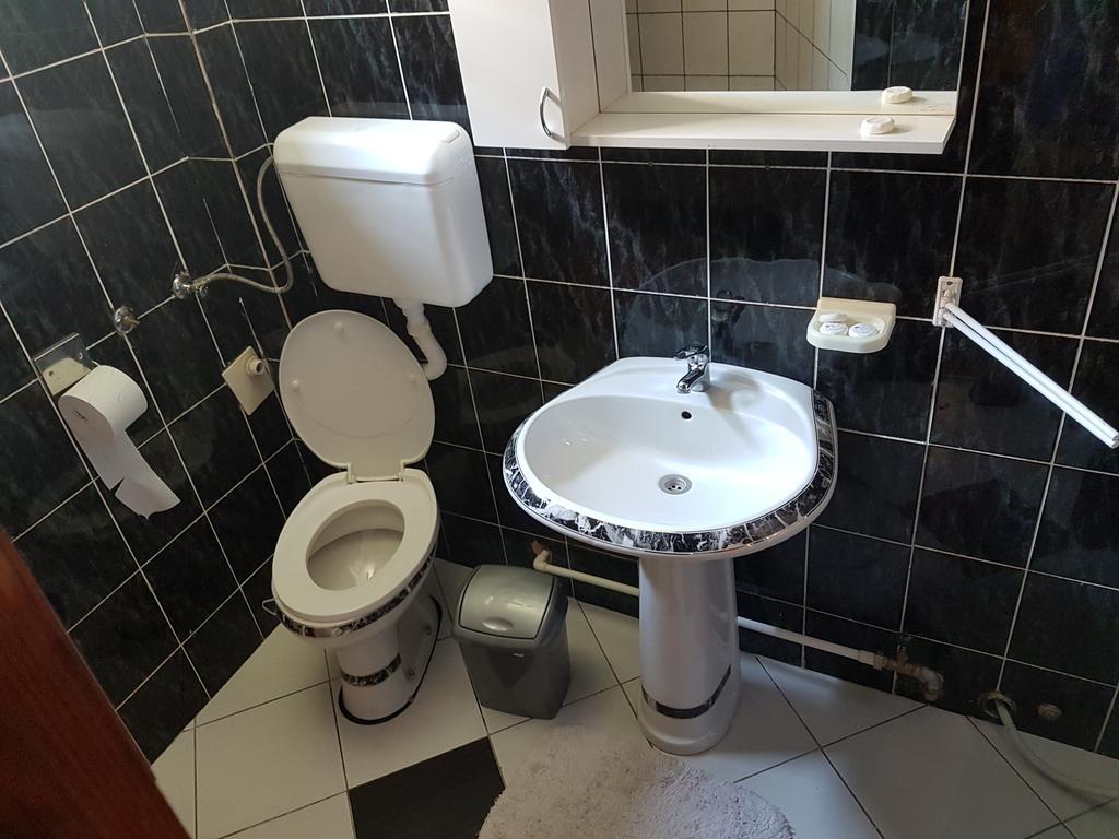 Lira Inn Ниш Экстерьер фото
