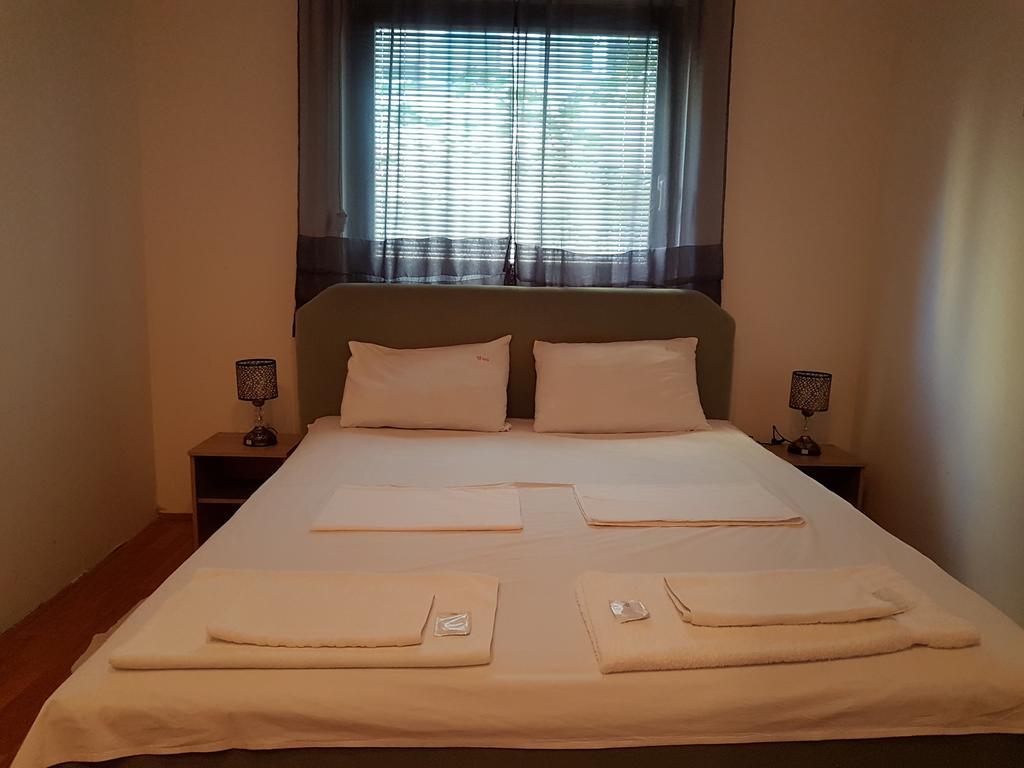 Lira Inn Ниш Экстерьер фото